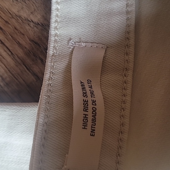 Universal Thread Skinny Jeans, Size 00, Cream, Beige, Light Tan, Soft, Stretchy - Picture 4 of 7